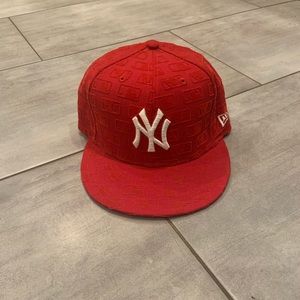 Like new Yankees fitted!